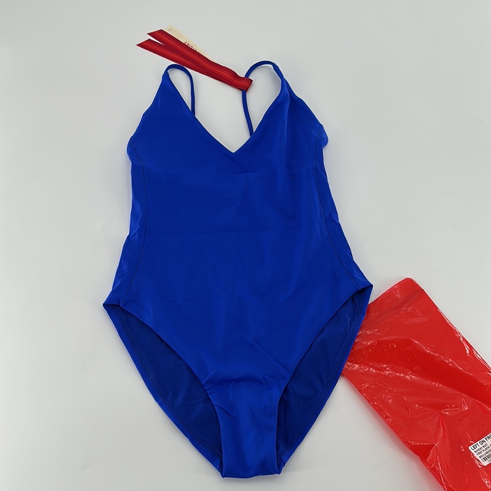 Left on Friday | Sunday Suit HIGH CUT LEG, MINIMAL BUM COVERAGE | Medium - Picture 4 of 8